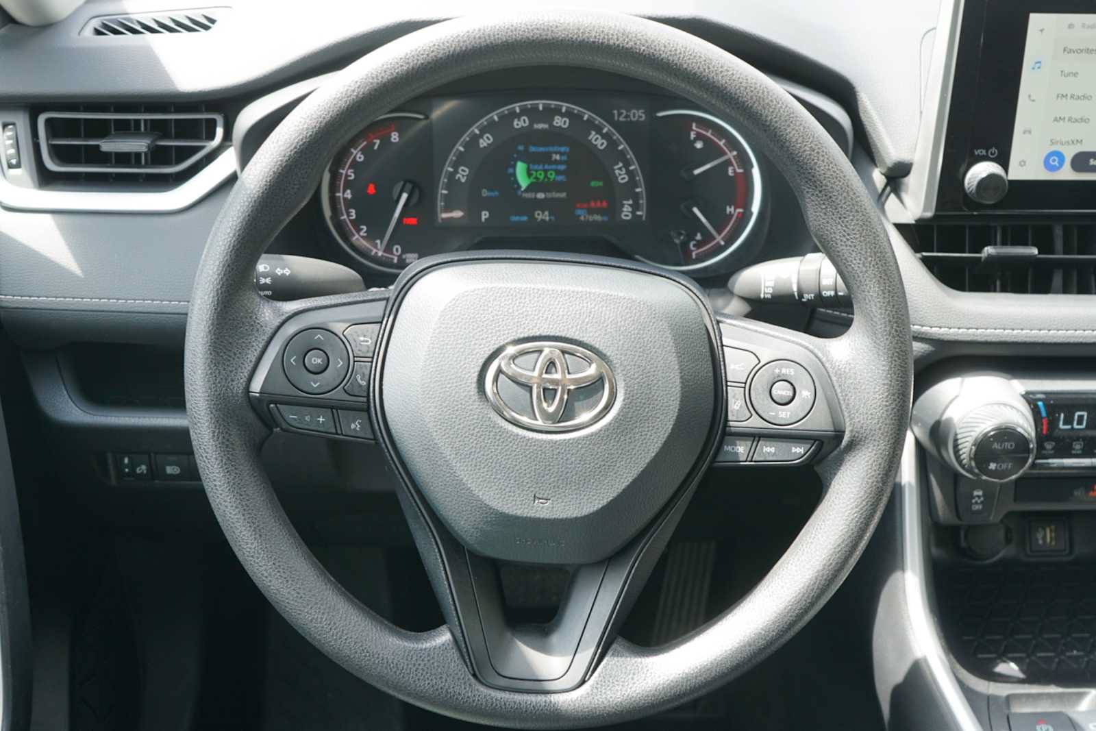 Used 2025 Toyota RAV4 XLE FWD image 21