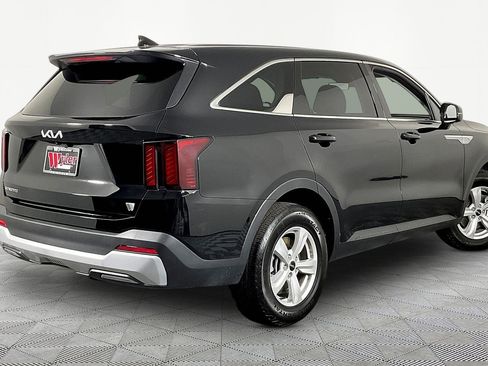 Certified 2026 Kia Sorento LX FWD image 6