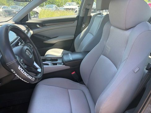 Used 2018 Honda Accord LX image 5