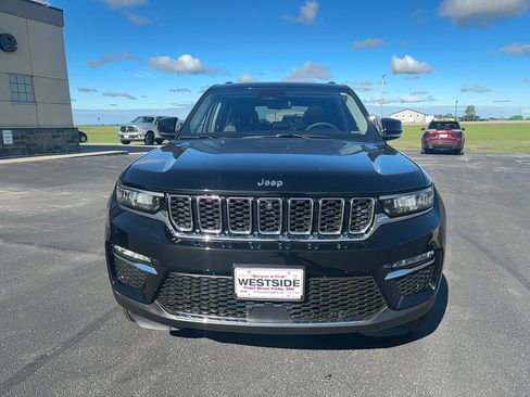 Used 2023 Jeep Grand Cherokee Limited w/ Luxury Tech Group II AWD/4WD image 2