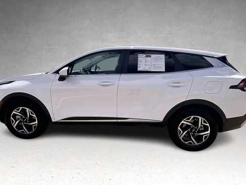 Certified 2025 Kia Sportage LX image 3