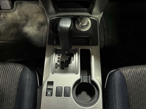 Used 2013 Toyota 4Runner SR5 w/ Convenience Pkg image 30