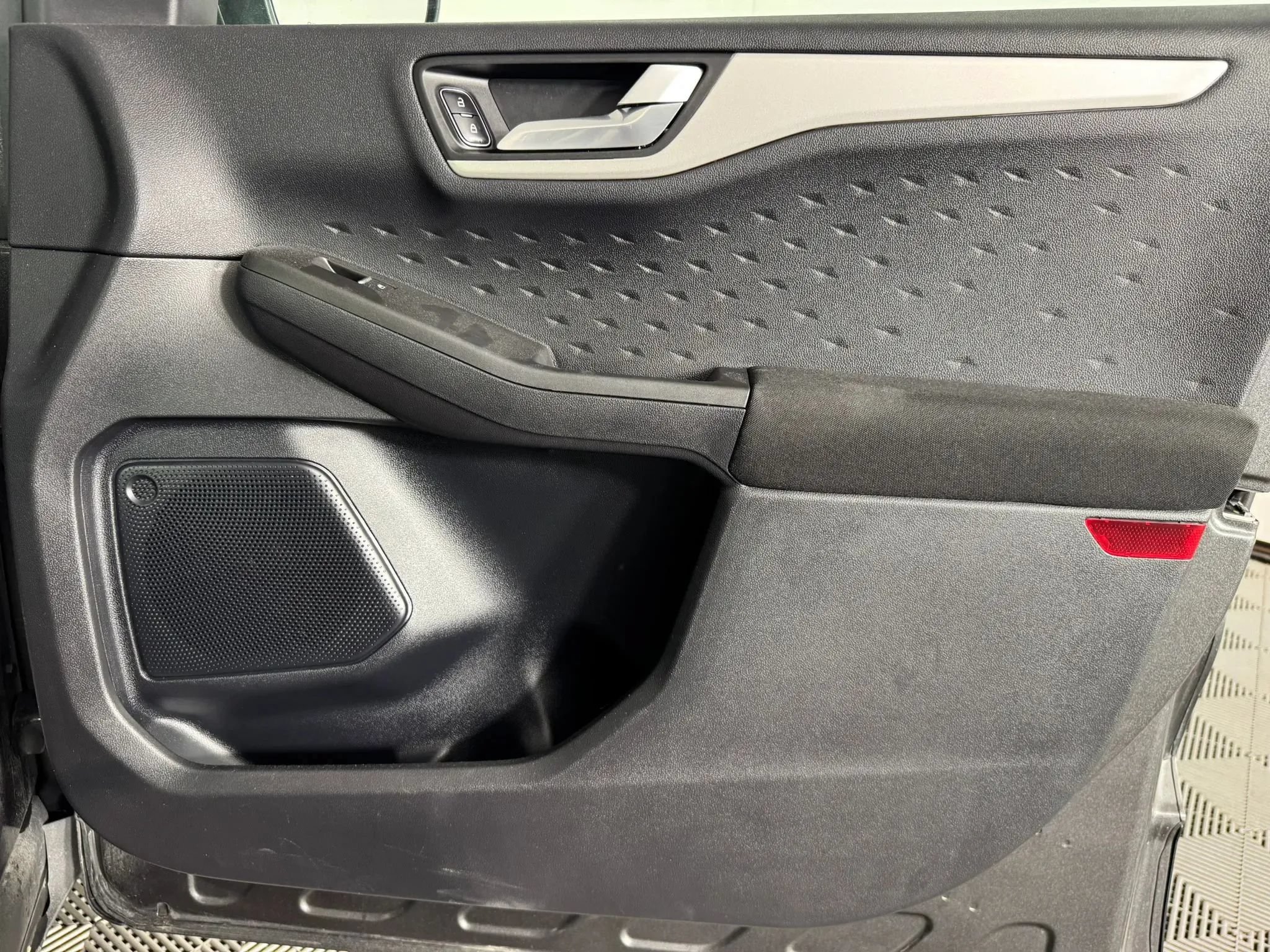 Used 2020 Ford Escape SE AWD/4WD image 39