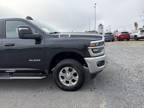 Used 2026 RAM 2500 Big Horn AWD/4WD image 2