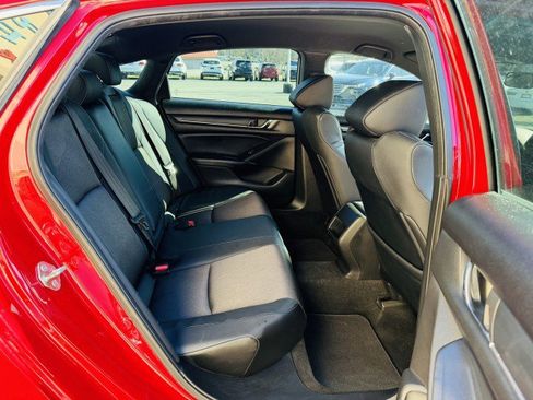 Used 2018 Honda Accord Sport image 16