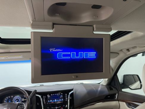 Used 2017 Cadillac Escalade ESV Luxury image 12