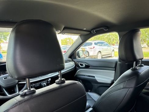 Used 2025 Jeep Compass Limited AWD/4WD image 20