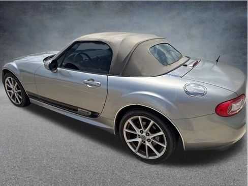 Used 2010 MAZDA MX-5 Miata Touring w/ Appearance Pkg RWD image 3