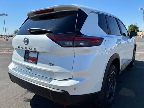 Certified 2024 Nissan Rogue SV FWD image 7