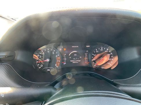 Used 2024 Jeep Compass Trailhawk AWD/4WD image 17