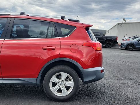 Used 2013 Toyota RAV4 LE FWD image 9