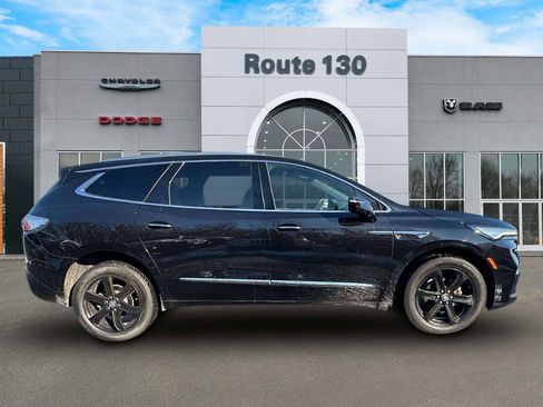 Used 2024 Buick Enclave Essence w/ Experience Buick Package image 5