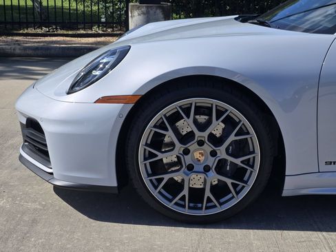 Used 2026 Porsche 911 Carrera RWD image 10