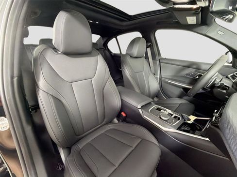New 2026 BMW 330i Sedan w/ M Sport Package RWD image 27