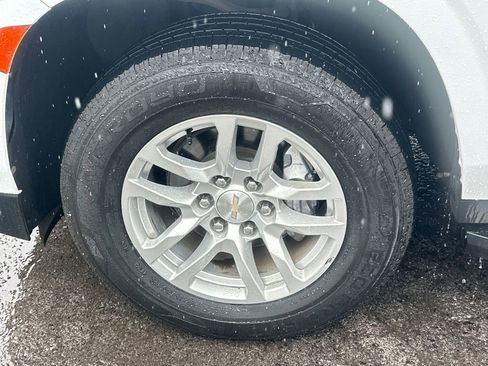 Used 2022 Chevrolet Suburban LT image 12