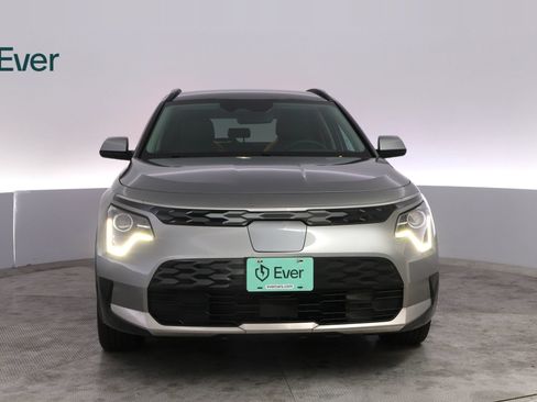 Used 2024 Kia Niro Wind w/ Wind Preserve Package FWD image 12