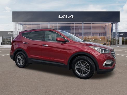 Used 2017 Hyundai Santa Fe Sport image 2