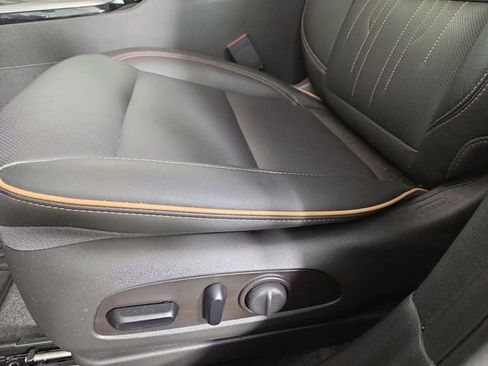 Used 2025 Buick Envista Avenir FWD image 30