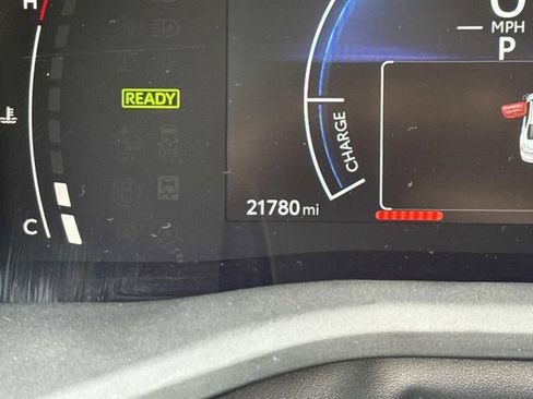 Used 2025 Toyota Camry LE image 27