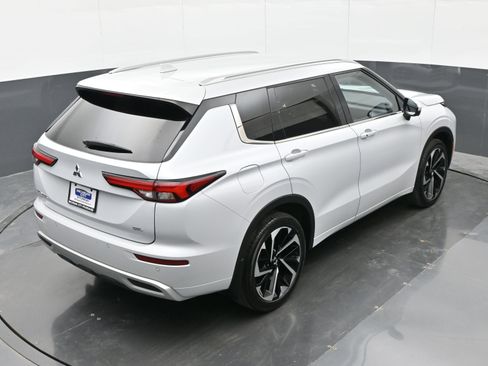 Used 2024 Mitsubishi Outlander SEL AWD/4WD image 31