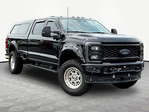 Used 2025 Ford F350 Lariat w/ Lariat Ultimate Package AWD/4WD image 3