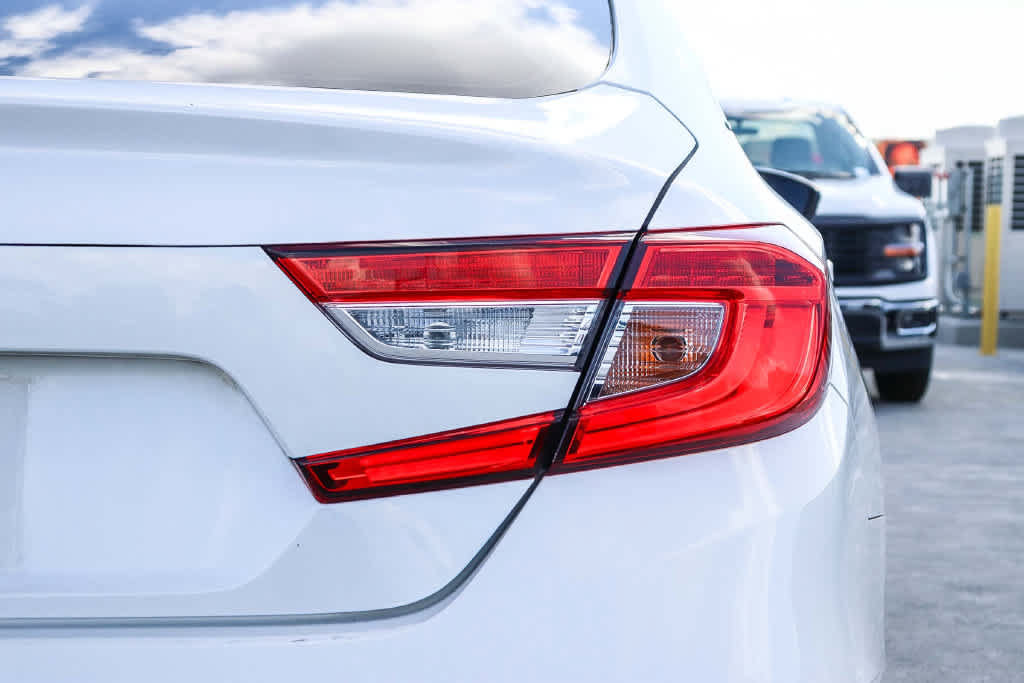 Used 2018 Honda Accord LX image 9