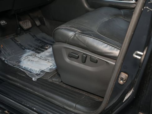 Used 2021 Nissan Armada SL w/ Captain's Chairs Package image 22