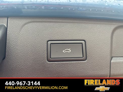 Used 2025 Volkswagen Atlas SE image 52