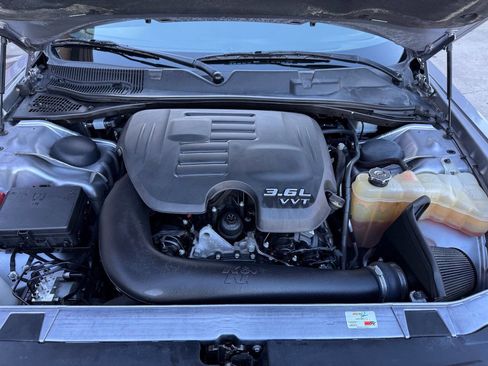 Used 2016 Dodge Challenger SXT image 20