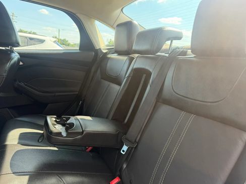 Used 2014 Ford Focus SE w/ Equipment Group 201A FWD image 12