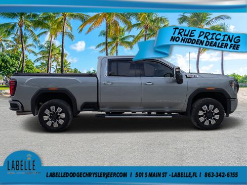 Used 2025 GMC Sierra 2500 Denali w/ Technology Package AWD/4WD image 2