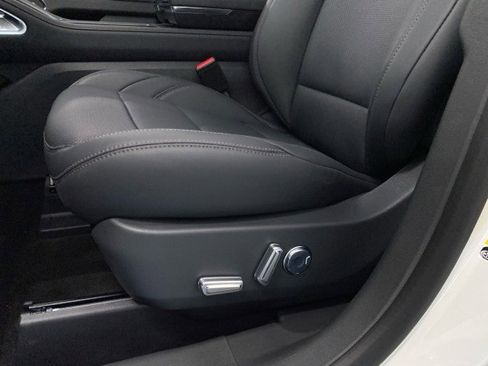 New 2025 Lincoln Nautilus Premier w/ Equipment Group 102A image 40