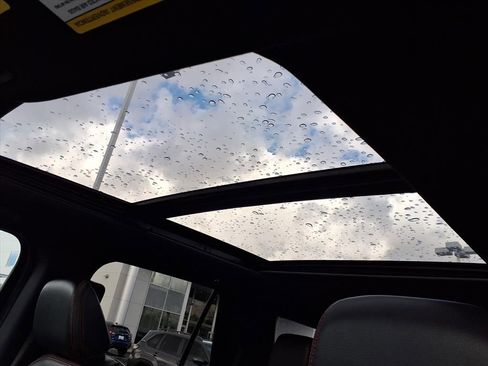 Used 2023 Ford Expedition Limited image 6