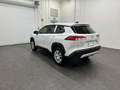Certified 2022 Toyota Corolla Cross L FWD image 6
