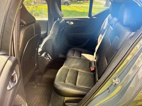 Used 2023 Volvo XC40 B5 Plus w/ Climate Package AWD/4WD image 5