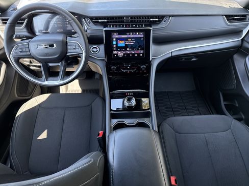 Used 2025 Jeep Grand Cherokee Laredo X w/ Luxury Tech Group I image 29