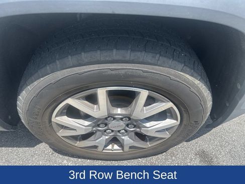 Used 2020 GMC Acadia SLT FWD image 4