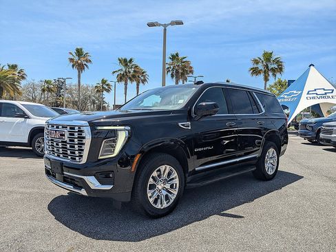 Certified 2025 GMC Yukon Denali AWD/4WD image 7