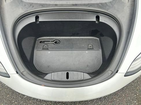 Used 2020 Tesla Model 3 Performance image 31