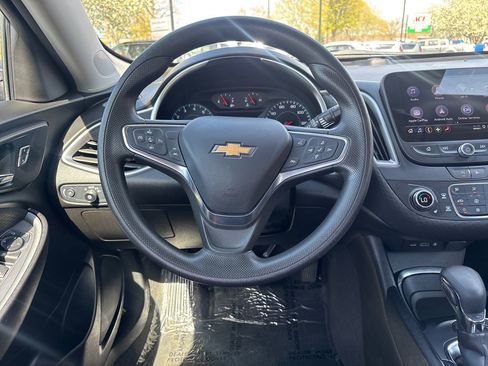 Used 2025 Chevrolet Malibu LT FWD image 15