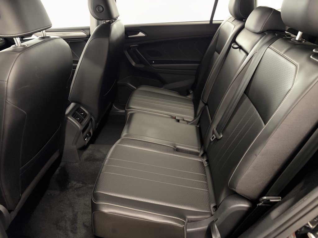 Used 2023 Volkswagen Tiguan SE FWD image 25