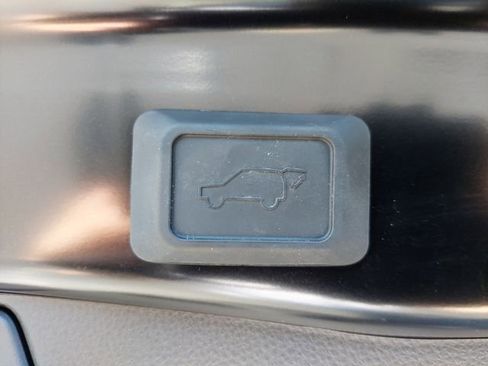 Certified 2023 Toyota RAV4 XLE Premium AWD/4WD image 10
