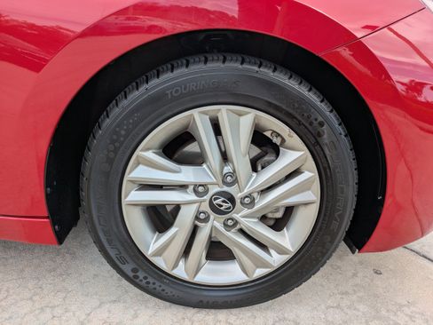 Used 2019 Hyundai Elantra Value Edition FWD image 8