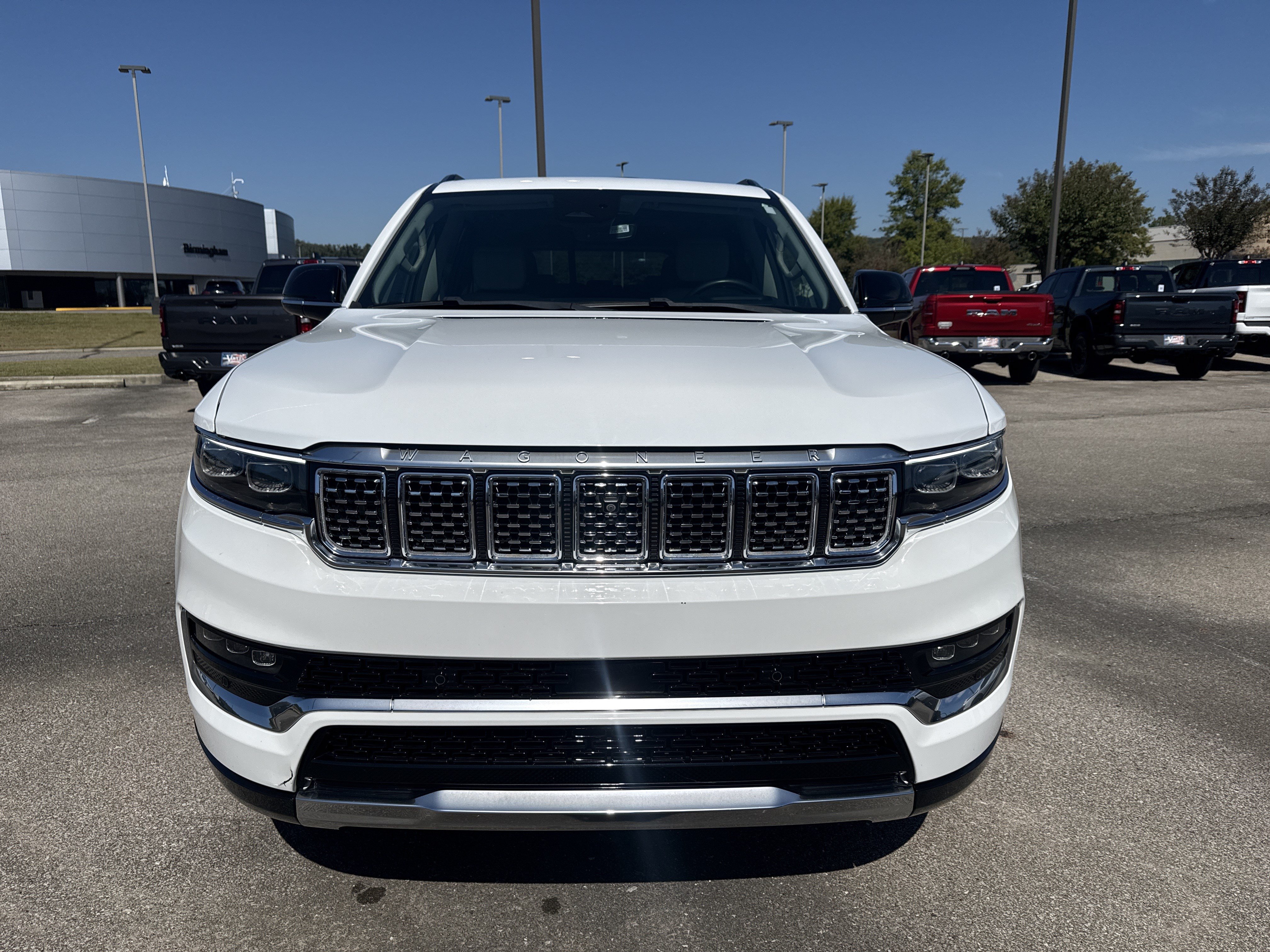 Used 2023 Jeep Grand Wagoneer 4WD image 2