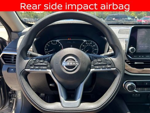 Used 2024 Nissan Altima 2.5 SV FWD image 23