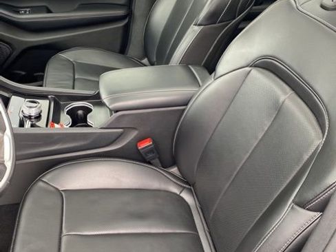 Used 2025 Jeep Grand Cherokee L Limited w/ Luxury Tech Group II image 15