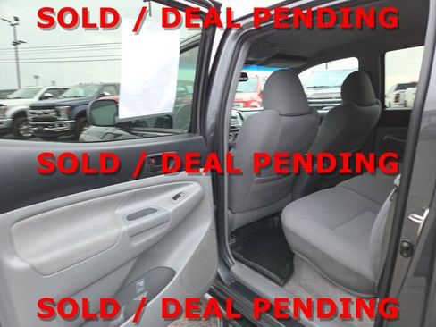 Used 2011 Toyota Tacoma 4x4 Double Cab w/ TRD Sport Pkg w/JBL Audio image 10