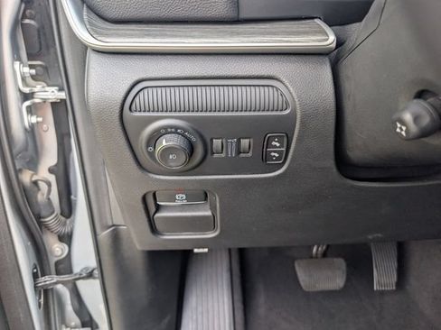 Used 2024 Jeep Wagoneer Series II w/ Flexible Seating Group RWD image 11
