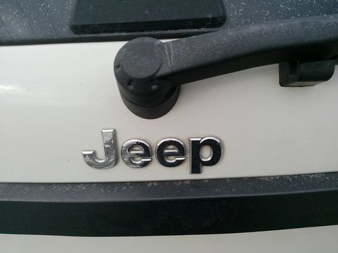 Used 2009 Jeep Grand Cherokee Laredo w/ Popular Equipment Group image 9