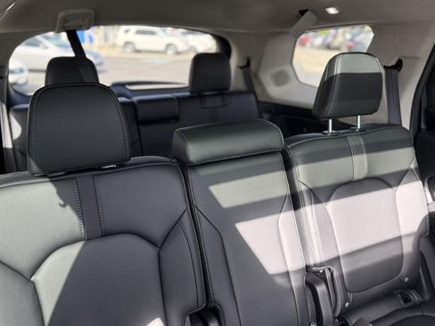 Certified 2025 Honda Pilot Touring image 45